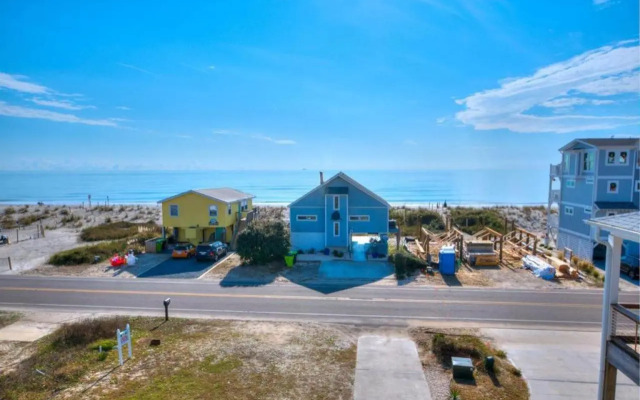 Flip Flops & Flamingos