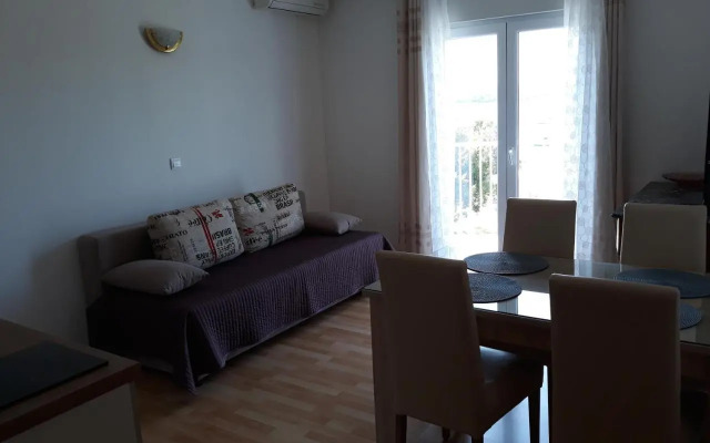 Kuća Moni