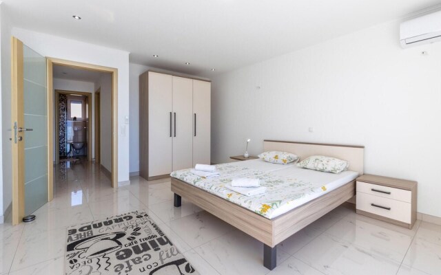 Stunning Apartment in Povile With Wifi and 3 Bedrooms