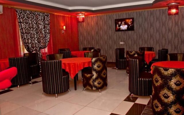 Noy Hotel