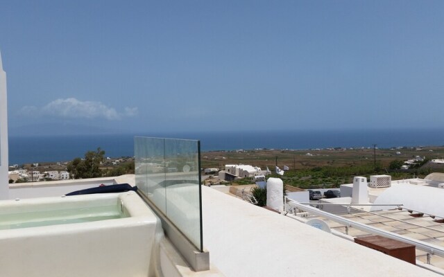 Oia Captain's Villa