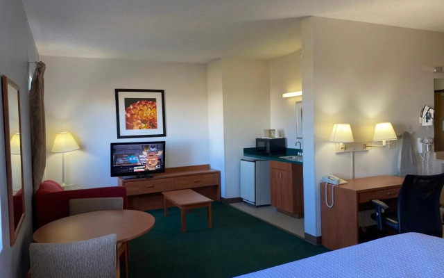 Super 8 Motel Carlyle