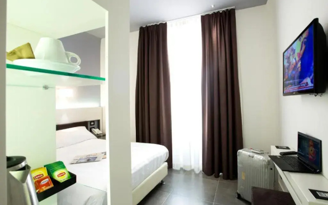 Crosti Hotel