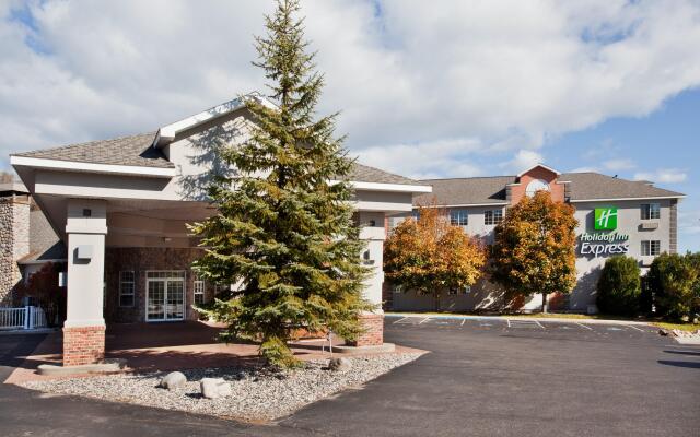 Holiday Inn Express St. Ignace-Lake Front, an IHG Hotel