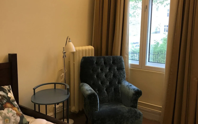 First Hotel & Suites Oslo West