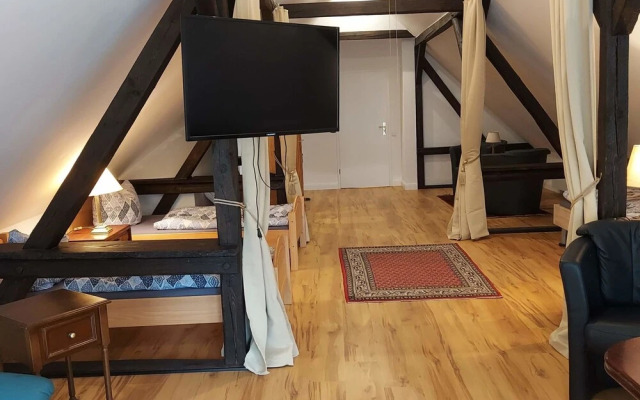 Lounge an der Kirche