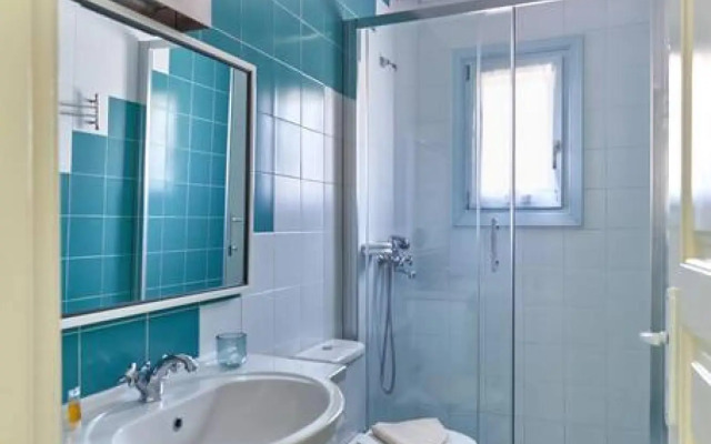 Santa Maria Villa in Paros