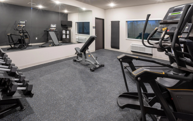 GrandStay Hotel & Suites Kaukauna