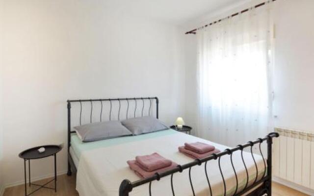 Holiday Home Ana (MDN148)