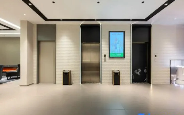 Homeinn Selected Hotel (Baoji Administrative Avenue Zhong Hospital East Area)