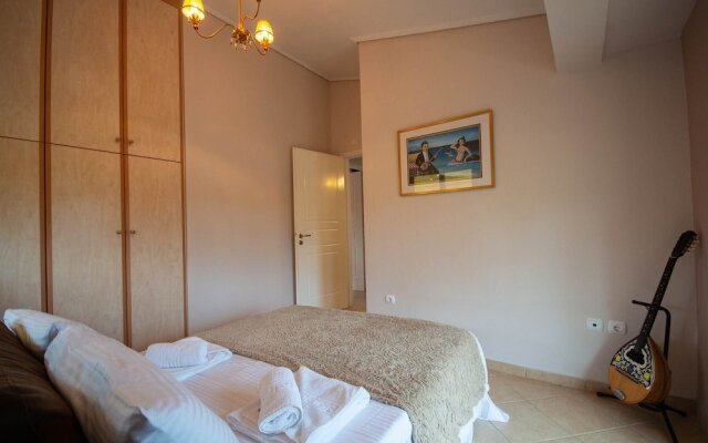 Daphne's Elegant Apartment With an Amazing sea View of the Aegean Sea!