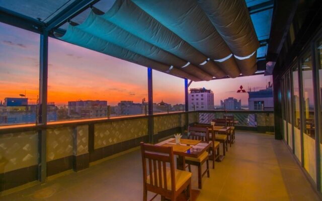 Botahtaung Hotel