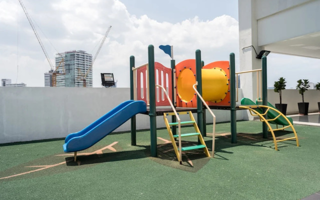 Oyo Home 1086 Vibrant 2Br Vue Residence