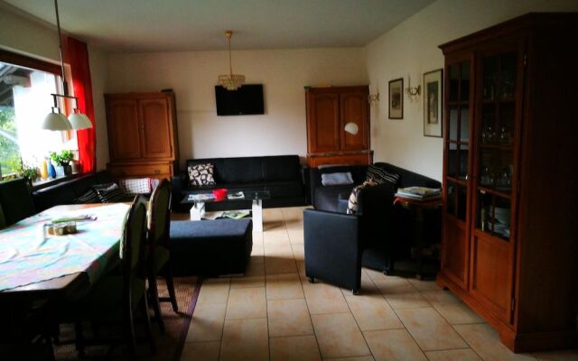 Apartment With 2 Bedrooms In Dahlem, With Furnished Garden And Wifi 5 Km From The Slopes