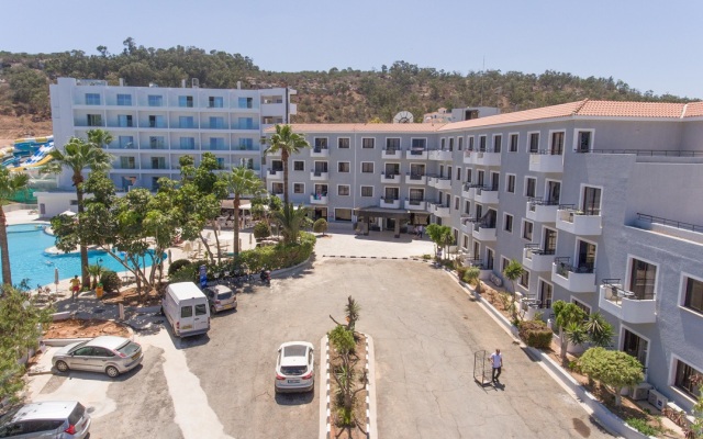 Narcissos Waterpark Resort
