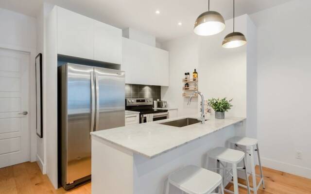 Hip, Stylish Apartment in Little Italy