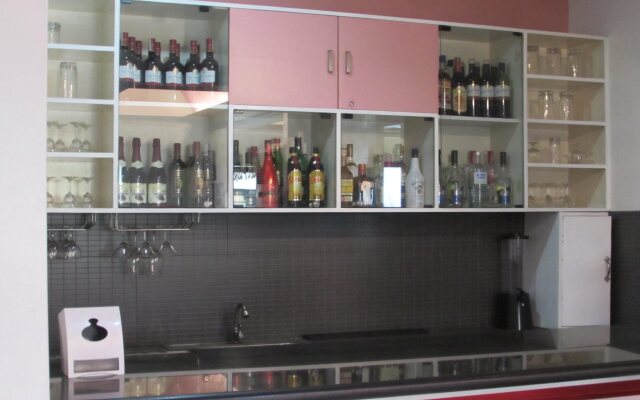 Oyster Plaza Hotel