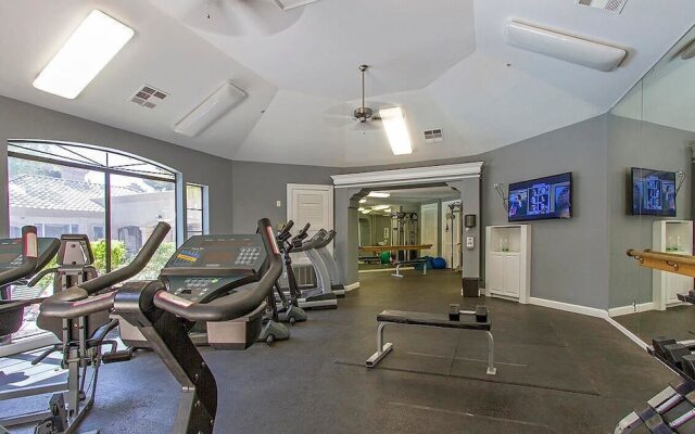 Villa Escape 2 Bedroom Condo by Redawning