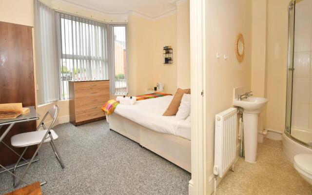 Townhouse @ 178 Ruskin Road Crewe