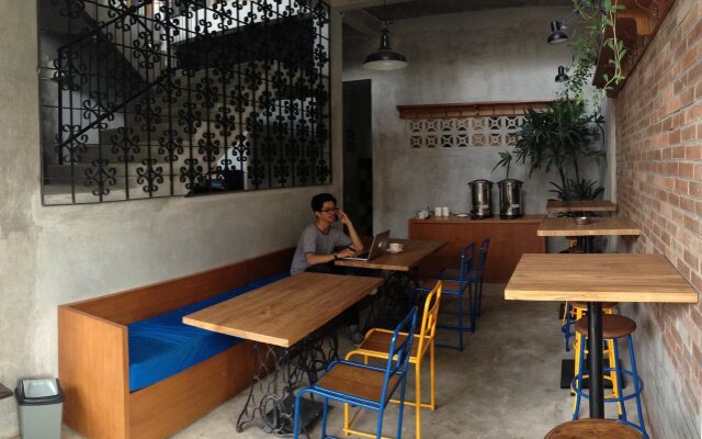 Pawon Cokelat Guesthouse