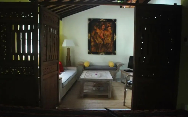 Hyacinth House