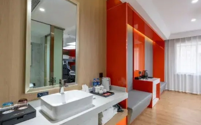 New Travel Golden Valley Hotel