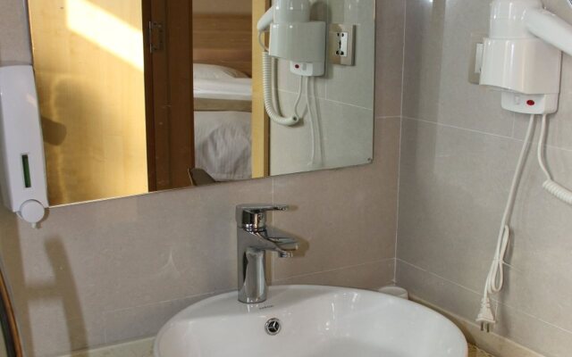 GreenTree Inn Shanghai Minxing Beiqiao Station Express Hotel