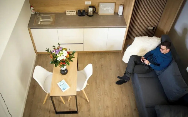 Friends Residence