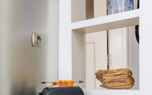 Spacious Apartment Kolobrzeg by Renters