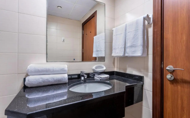 Live spacious 3BR - All En suite with Balcony