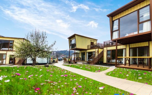 Snow Mountain Mijing Homestay (Xinduqiao Branch)