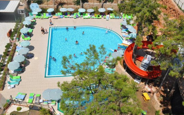Green Life Hotel