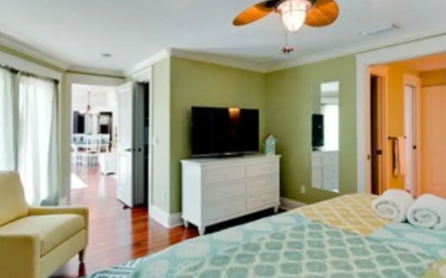 Paradise Pointe