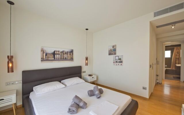 Vari Views in Vari With 3 Bedrooms and 3 Bathrooms
