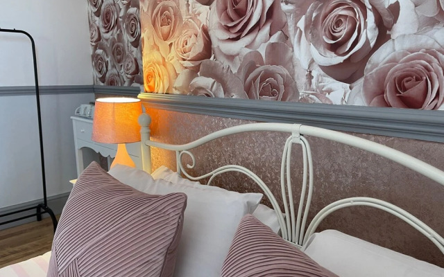 LilyRose Hotel