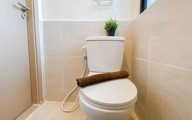 Comfy Stay Studio Room At Meikarta Apartment