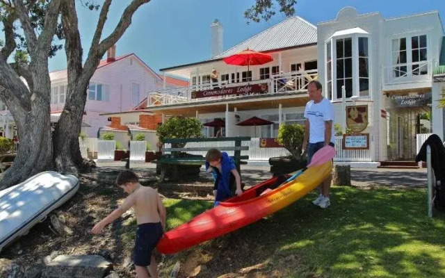 The Commodores Lodge