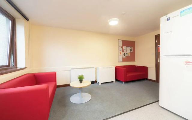JOIVY Inviting flat near Edinburgh Castle - Adults Only