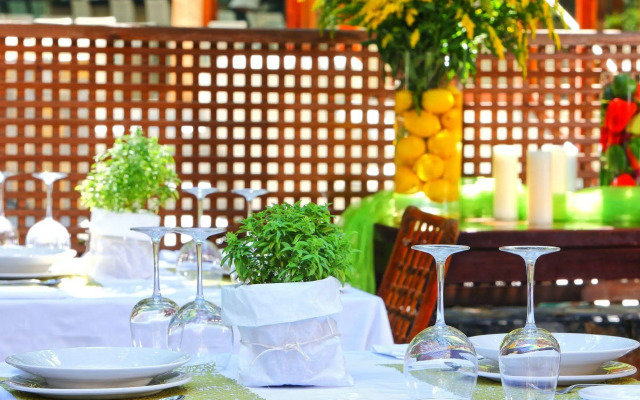 Apollonia Beach Resort & Spa