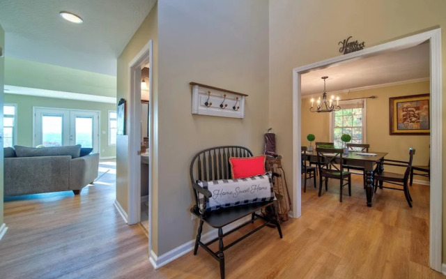 Sunset View 3 BDR Close to Downtown!