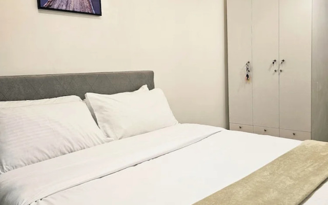 Modern Cozy Studio with Netflix