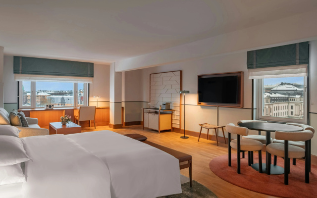 Sheraton Stockholm Hotel - Image 4