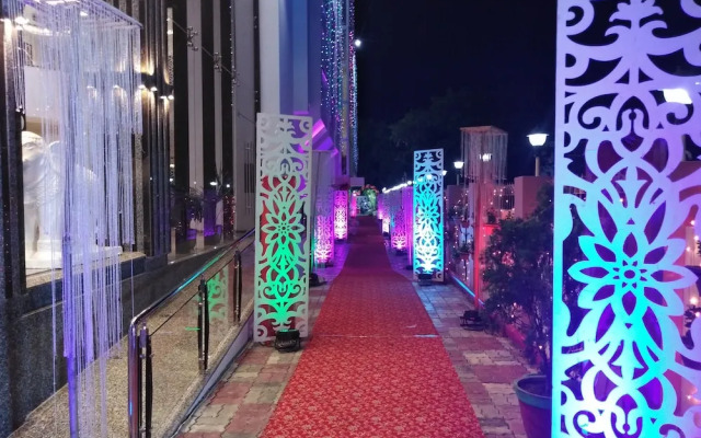 Dhamma Grand Hotel Resort