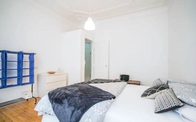 Estrela Neoclassical Apt River View