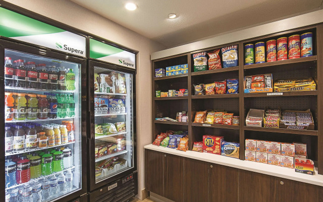 La Quinta Inn & Suites by Wyndham Central Point - Medford