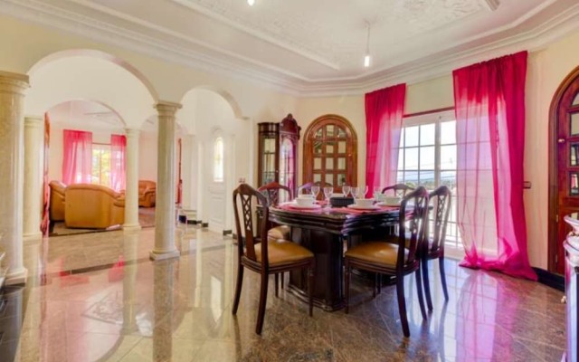 Villa - 6 Bedrooms with Pool and WiFi - 104371