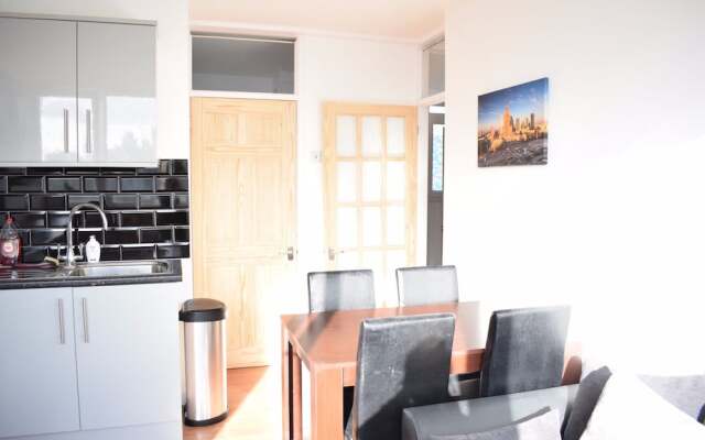 1 Bedroom Apartment Opposite Shoreditch Park