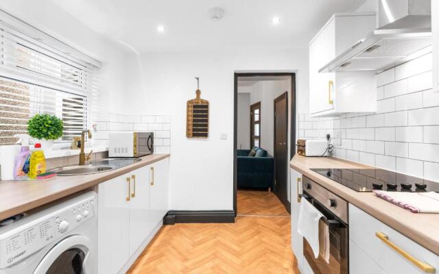 What a Vibe! Stunning 4 bedroom home