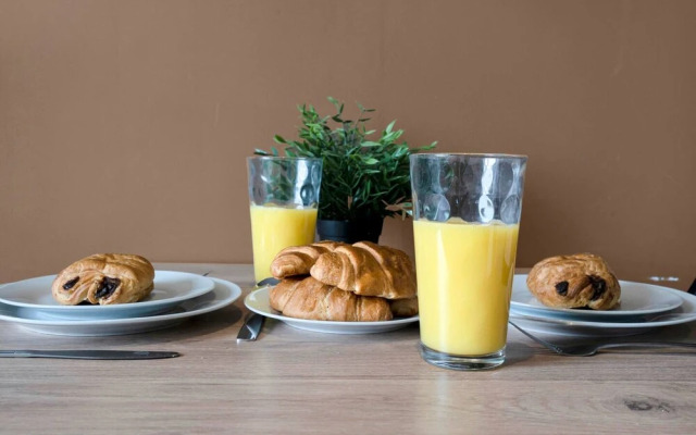 Stylish Modern Apartment - Free Parking - W