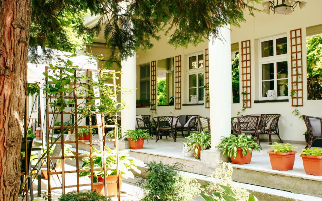 Aparthotel Miodosytnia